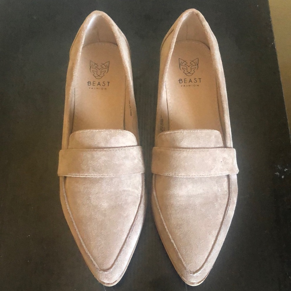 Beast Fashion Tan Pointed Toe Loafers Size 8.5